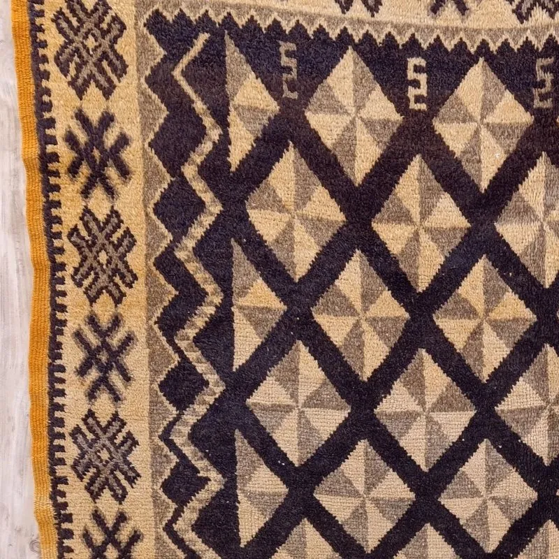 Detail of a carpet – Ahmed Agouni