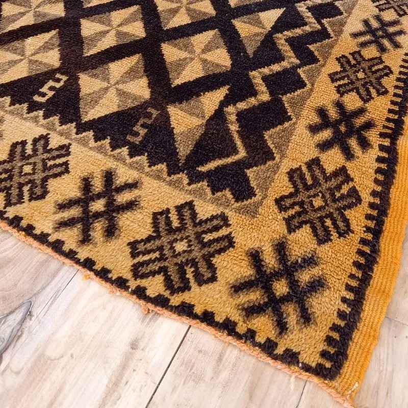 Detail of a carpet – Ahmed Agouni