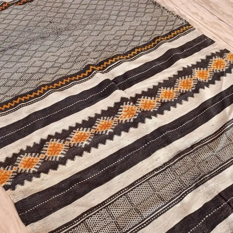 Detail of the carpet – Ahmed Agouni